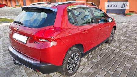 Peugeot 2008 2016  випуску Львів з двигуном 1.2 л бензин позашляховик автомат за 11000 долл. 