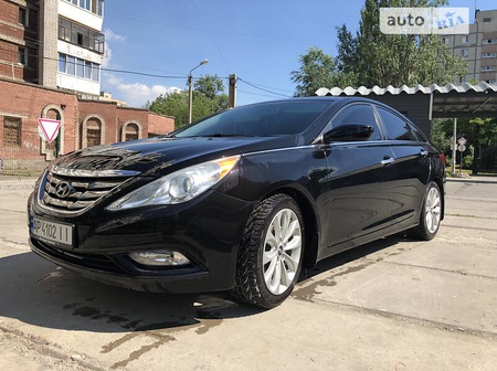 Hyundai Sonata 2013  випуску Запоріжжя з двигуном 2.4 л бензин седан автомат за 10500 долл. 