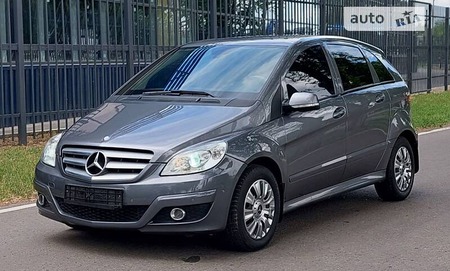 Mercedes-Benz B 180 2011  випуску Дніпро з двигуном 2 л  хэтчбек автомат за 7200 долл. 