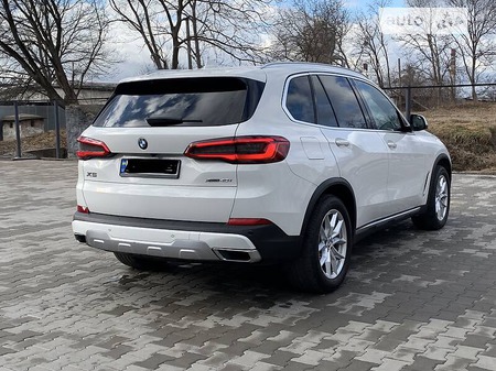 BMW X5 2019  випуску Чернівці з двигуном 3 л бензин позашляховик автомат за 62000 долл. 