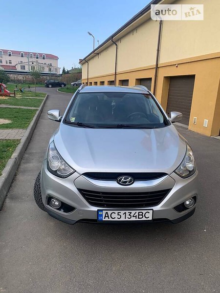 Hyundai ix35 2011  випуску Луцьк з двигуном 0 л  позашляховик автомат за 10850 долл. 