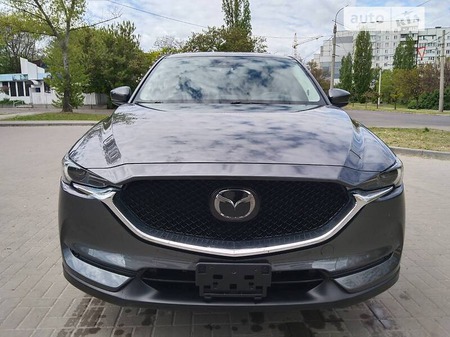 Mazda CX-5 2018  випуску Черкаси з двигуном 2.5 л бензин позашляховик автомат за 23500 долл. 