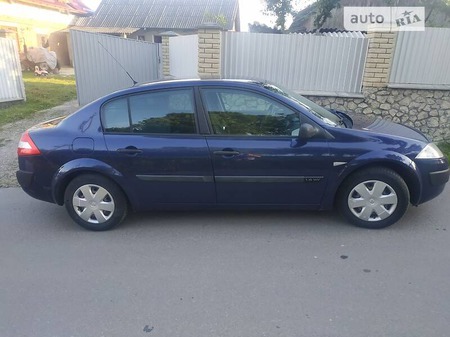 Renault Megane 2003  випуску Тернопіль з двигуном 1.4 л бензин седан механіка за 4000 долл. 