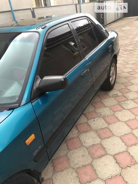 Mazda 323 1992  випуску Одеса з двигуном 1.6 л бензин седан механіка за 1300 долл. 