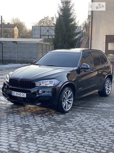 BMW X5 2016  випуску Львів з двигуном 3 л бензин позашляховик автомат за 39900 долл. 