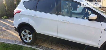 Ford Kuga 2014  випуску Львів з двигуном 1.6 л бензин позашляховик автомат за 19999 долл. 