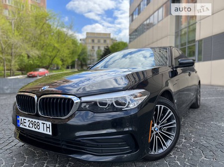 BMW 530 2019  випуску Дніпро з двигуном 2 л гібрид седан автомат за 57000 долл. 