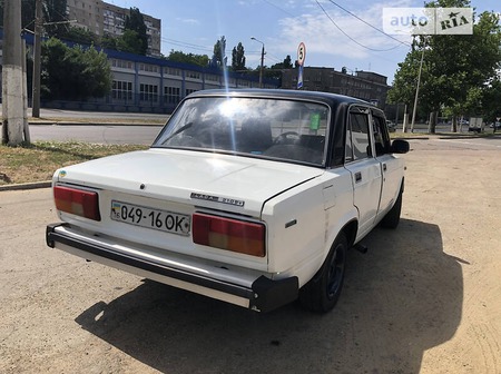 Lada 2105 1983  випуску Одеса з двигуном 1.3 л бензин седан механіка за 820 долл. 