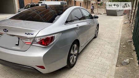 Hyundai Sonata 2011  випуску Одеса з двигуном 0 л гібрид седан автомат за 11000 долл. 