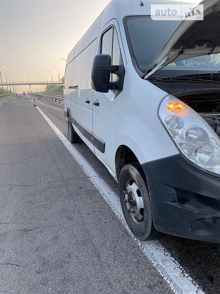 Renault Master 2013  випуску Черкаси з двигуном 2.3 л дизель універсал механіка за 8500 долл. 