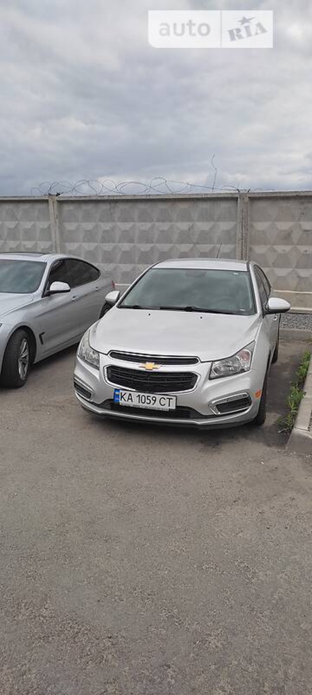 Chevrolet Cruze 2015  випуску Київ з двигуном 1.4 л бензин седан автомат за 6300 долл. 