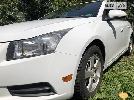 Chevrolet Cruze 2010  випуску Харків з двигуном 0 л бензин седан автомат за 7200 долл. 
