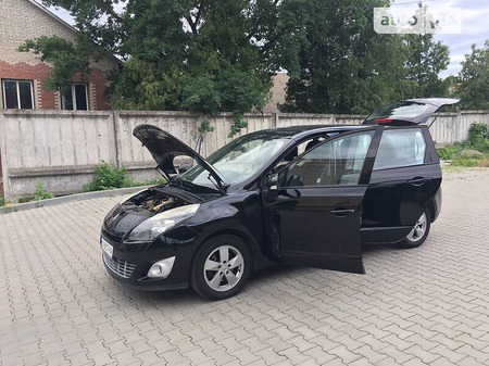 Renault Scenic 2011  випуску Хмельницький з двигуном 1.5 л дизель мінівен механіка за 7300 долл. 