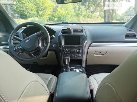 Ford Explorer 2018  випуску Черкаси з двигуном 3.5 л бензин позашляховик автомат за 24500 долл. 
