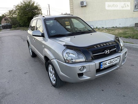 Hyundai Tucson 2008  випуску Київ з двигуном 0 л бензин позашляховик механіка за 7350 долл. 