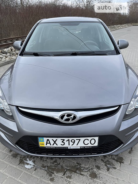 Hyundai i30 2011  випуску Івано-Франківськ з двигуном 1.4 л бензин хэтчбек механіка за 7500 долл. 