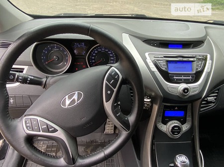 Hyundai Elantra 2012  випуску Львів з двигуном 1.8 л бензин седан механіка за 8299 долл. 
