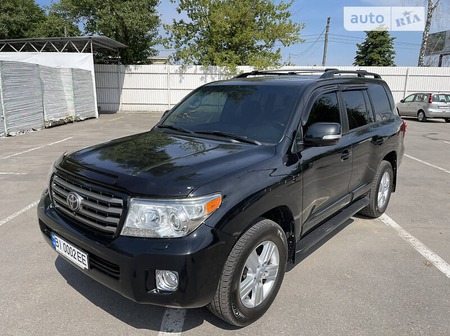 Toyota Land Cruiser 2013  випуску Полтава з двигуном 5.7 л  позашляховик автомат за 47000 долл. 