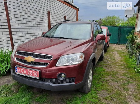 Chevrolet Captiva 2010  випуску Харків з двигуном 2.4 л бензин позашляховик механіка за 9300 долл. 