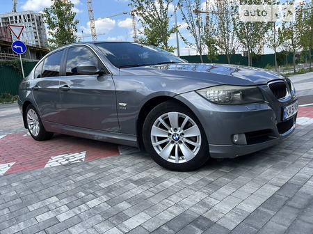 BMW 325 2008  випуску Київ з двигуном 2.5 л бензин седан автомат за 8990 долл. 