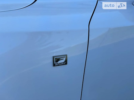 Lexus IS 200t 2016  випуску Київ з двигуном 2 л бензин седан автомат за 18500 долл. 