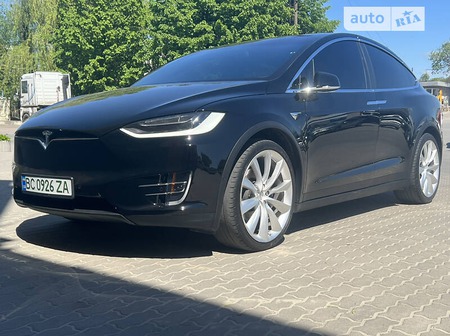 Tesla X 2019  випуску Львів з двигуном 0 л електро універсал автомат за 83000 долл. 