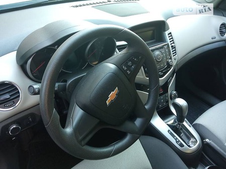 Chevrolet Cruze 2016  випуску Київ з двигуном 1.8 л бензин седан автомат за 8350 долл. 
