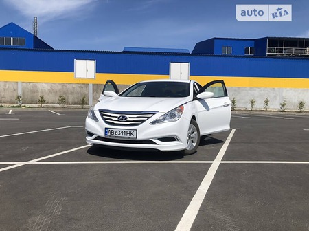 Hyundai Sonata 2013  випуску Вінниця з двигуном 2.4 л бензин седан автомат за 8800 долл. 