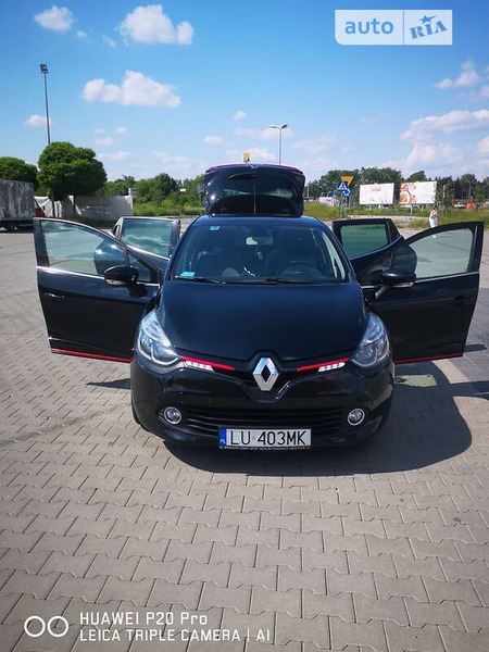 Renault Clio 2015  випуску Тернопіль з двигуном 0 л дизель хэтчбек  за 12000 долл. 