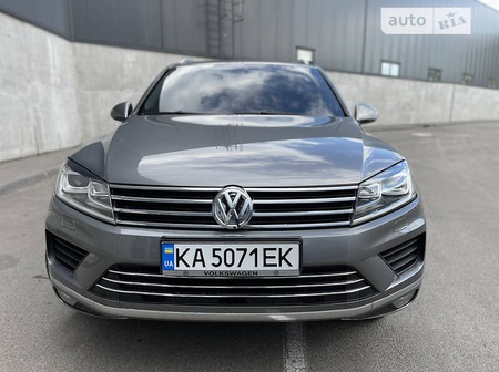 Volkswagen Touareg 2012  випуску Київ з двигуном 3.6 л бензин позашляховик автомат за 16500 долл. 
