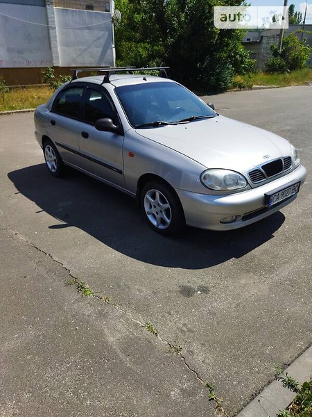 Daewoo Lanos 2003  випуску Черкаси з двигуном 1.5 л бензин седан механіка за 2900 долл. 