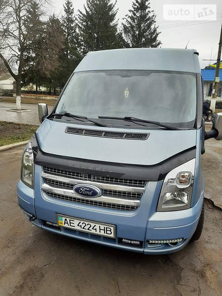 Ford Transit 2013  випуску Одеса з двигуном 2.2 л дизель мінівен механіка за 13800 долл. 