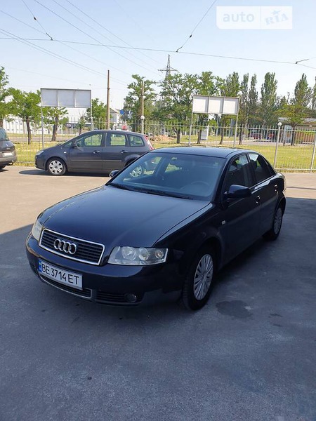 Audi A4 Limousine 2002  випуску Миколаїв з двигуном 1.6 л бензин седан механіка за 5200 долл. 