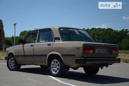Lada 2105 1995  випуску Київ з двигуном 1.5 л бензин седан механіка за 1200 долл. 