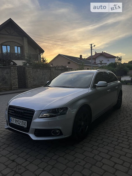 Audi A4 Limousine 2011  випуску Івано-Франківськ з двигуном 2 л дизель седан механіка за 10500 долл. 