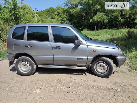 Chevrolet Niva 2008  випуску Хмельницький з двигуном 1.7 л  позашляховик механіка за 3900 долл. 