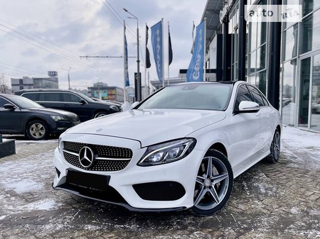 Mercedes-Benz C 300 2016  випуску Харків з двигуном 2 л бензин седан автомат за 28500 долл. 