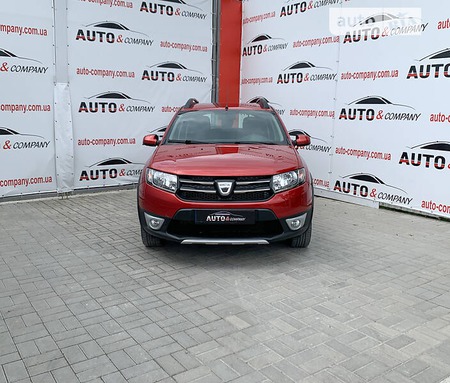 Dacia Sandero Stepway 2013  випуску Львів з двигуном 0 л бензин хэтчбек механіка за 5450 долл. 