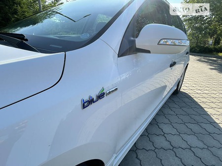 Hyundai i30 2012  випуску Дніпро з двигуном 1.6 л дизель універсал механіка за 6950 долл. 