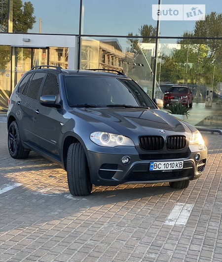 BMW X5 2011  випуску Львів з двигуном 3 л дизель позашляховик автомат за 17700 долл. 