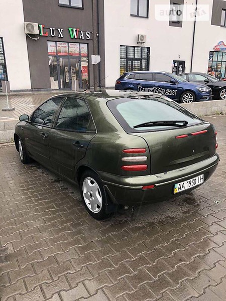 Fiat Brava 1998  випуску Київ з двигуном 1.8 л  седан механіка за 1999 долл. 