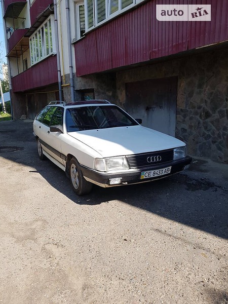 Audi 100 1987  випуску Чернівці з двигуном 1.8 л бензин універсал механіка за 2300 долл. 