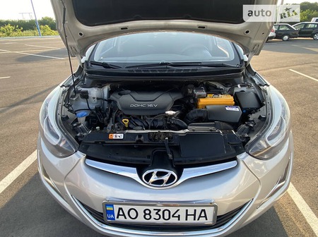 Hyundai Elantra 2014  випуску Ужгород з двигуном 1.6 л бензин седан механіка за 9500 долл. 