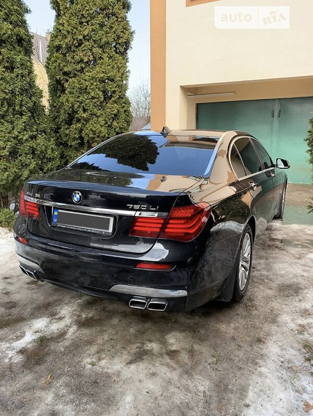 BMW 750 2013  випуску Київ з двигуном 4.4 л бензин седан автомат за 32200 долл. 