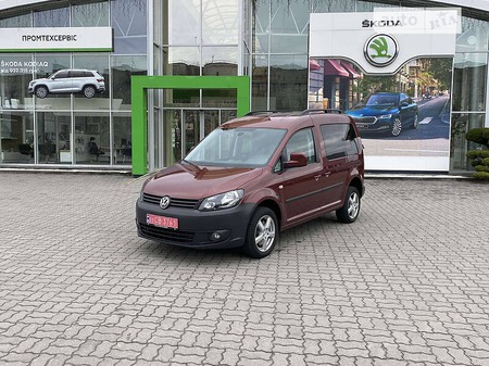 Volkswagen Caddy 2014  випуску Луцьк з двигуном 2 л дизель мінівен автомат за 12300 долл. 