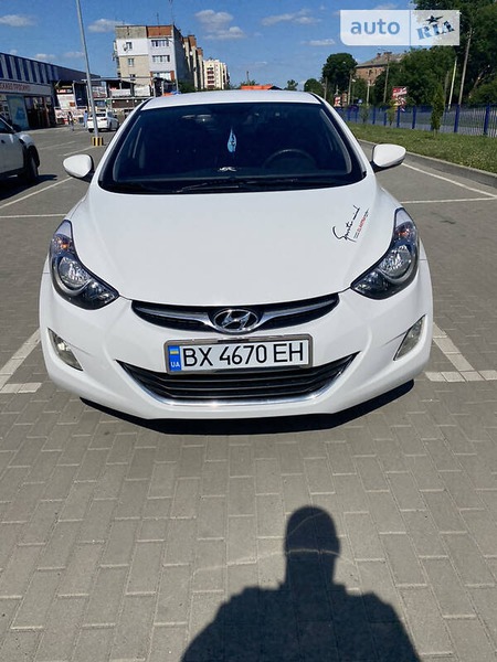 Hyundai Elantra 2013  випуску Хмельницький з двигуном 1.6 л  седан механіка за 10199 долл. 