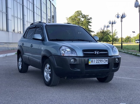 Hyundai Tucson 2007  випуску Київ з двигуном 2 л бензин позашляховик автомат за 8800 долл. 