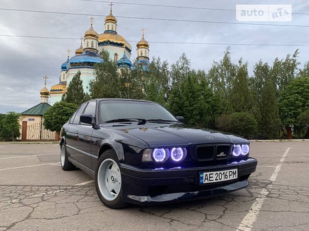 BMW 520 1988  випуску Дніпро з двигуном 2 л бензин седан механіка за 3900 долл. 