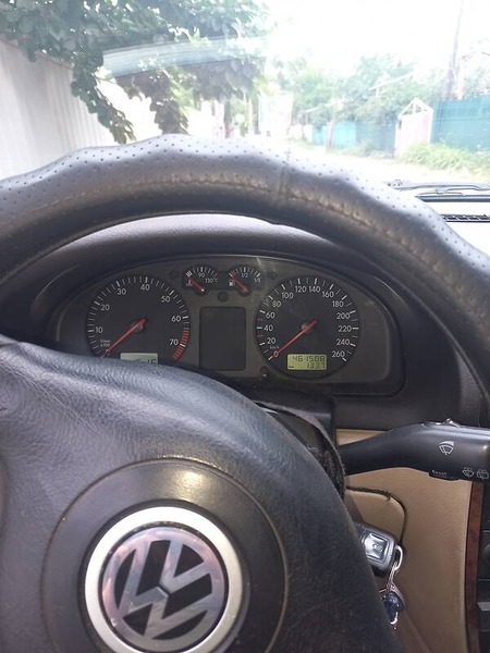Volkswagen Passat 1998  випуску Донецьк з двигуном 2.8 л  позашляховик механіка за 4500 долл. 