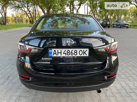 Toyota Yaris 2018  випуску Київ з двигуном 1.5 л бензин седан автомат за 12700 долл. 
